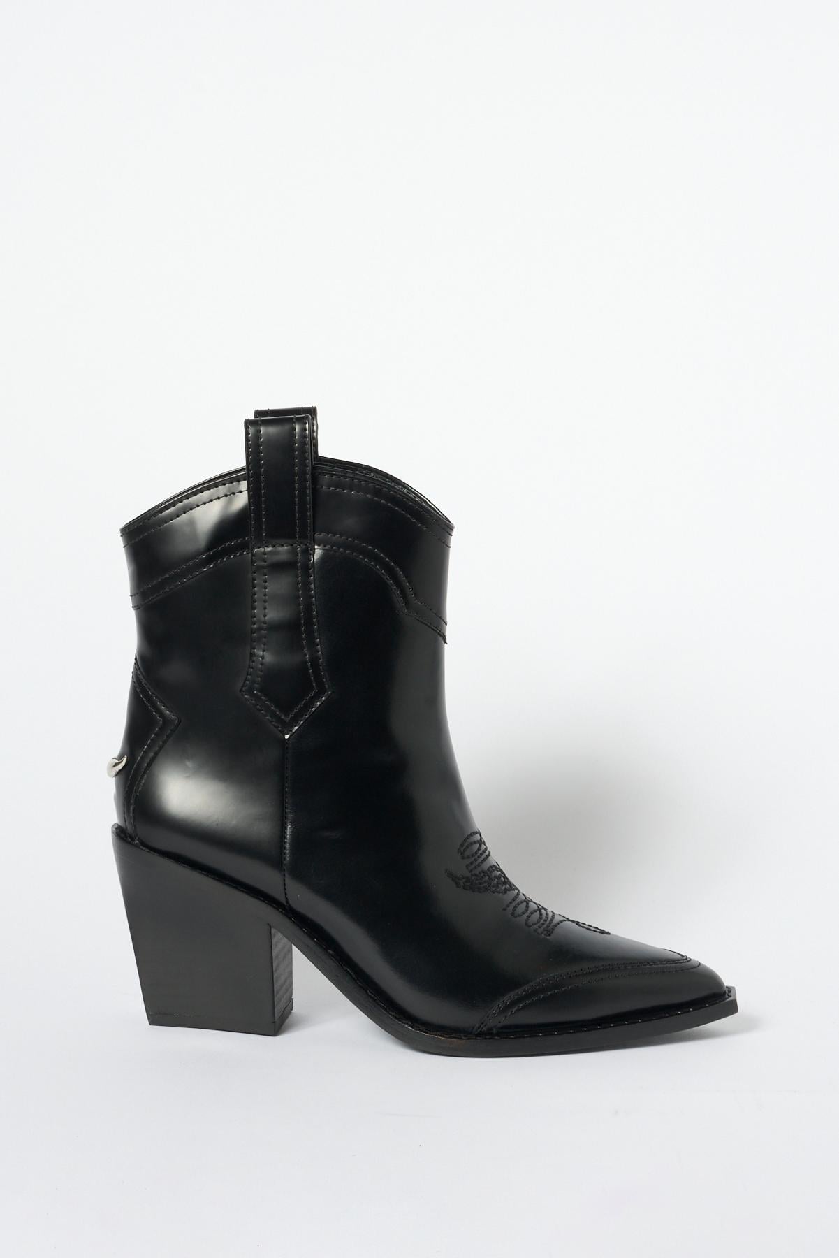 Cara Boots